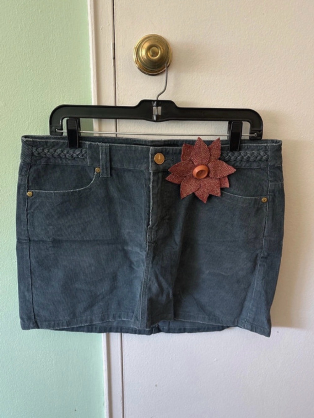 Fossil blue Corduroy Mini Skirt with Decorative Flower, size 10